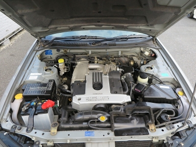 メーカーカタログ引用型式RB20DE出力155ps(114kW)/6400rpm トルク19.0kg・m(186.3N・m)/4400rpm 種類水冷直列6気筒DOHC24バルブ 総排気量1998cc