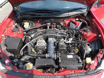 メーカーカタログ引用エンジン型式FA20 出力200ps(147kW)/7000rpmトルク	20.9kg・m(205N・m)/6400〜6600rpm                         水平対向4気筒DOHC